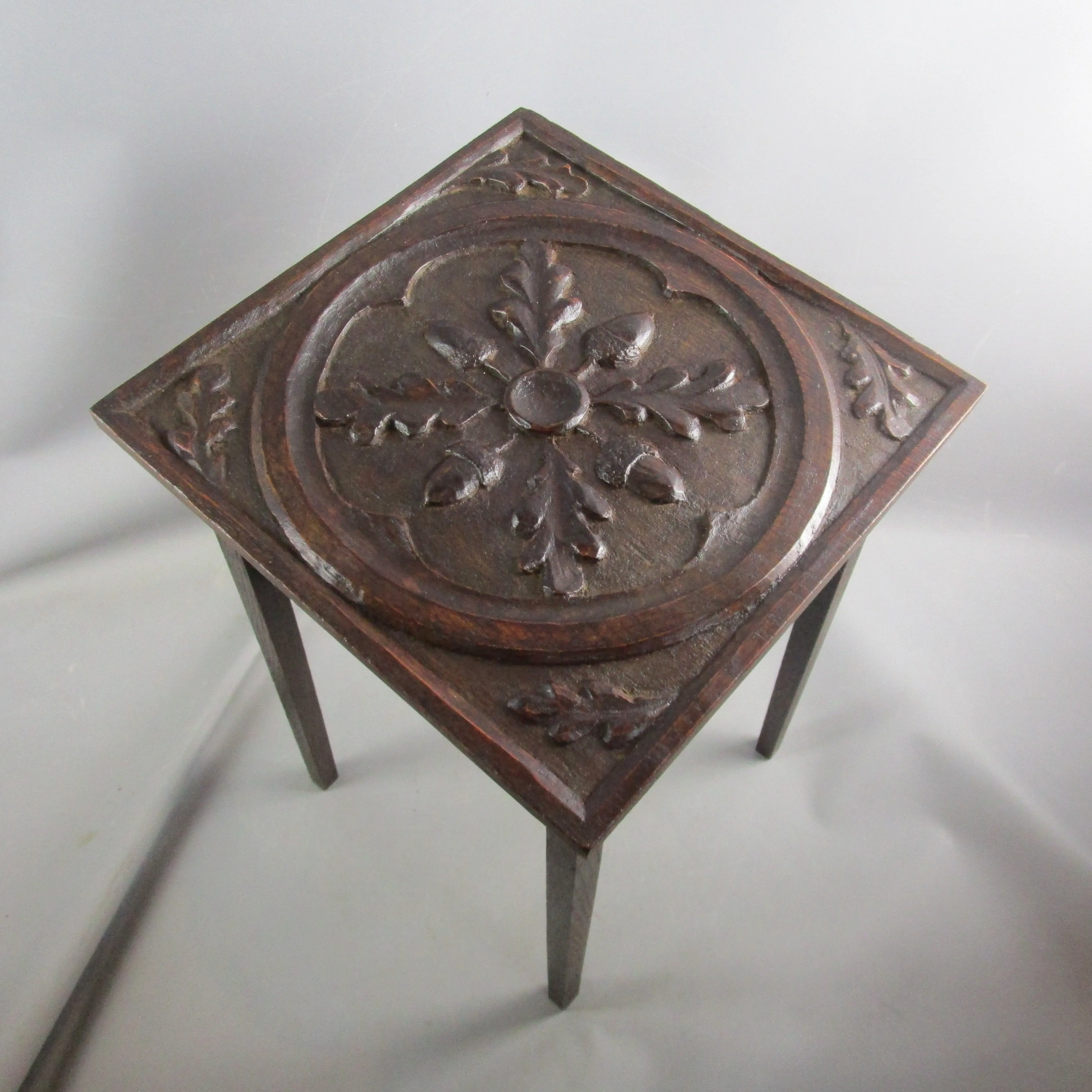 Oak Arts And Crafts Oak Leaf Carved Occasional Table Antique 1910