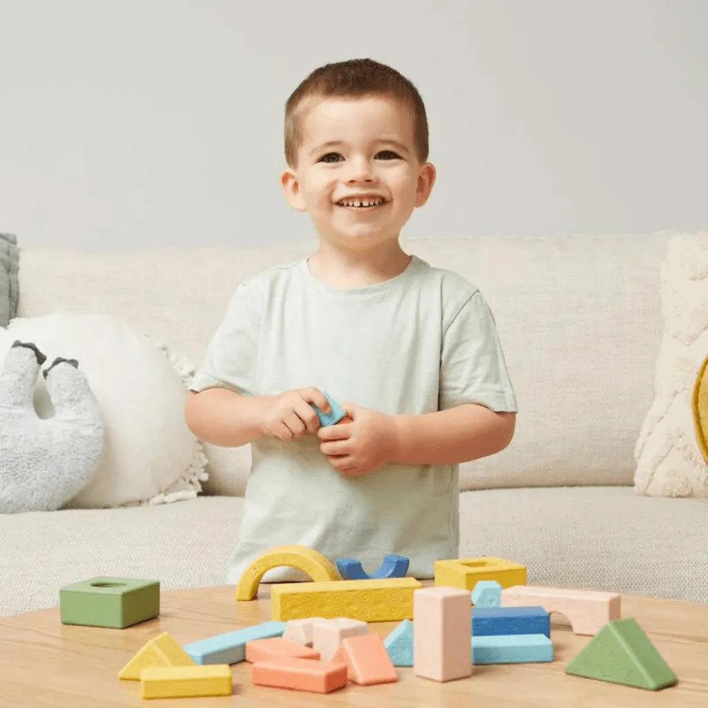 Rattle & stack blocks