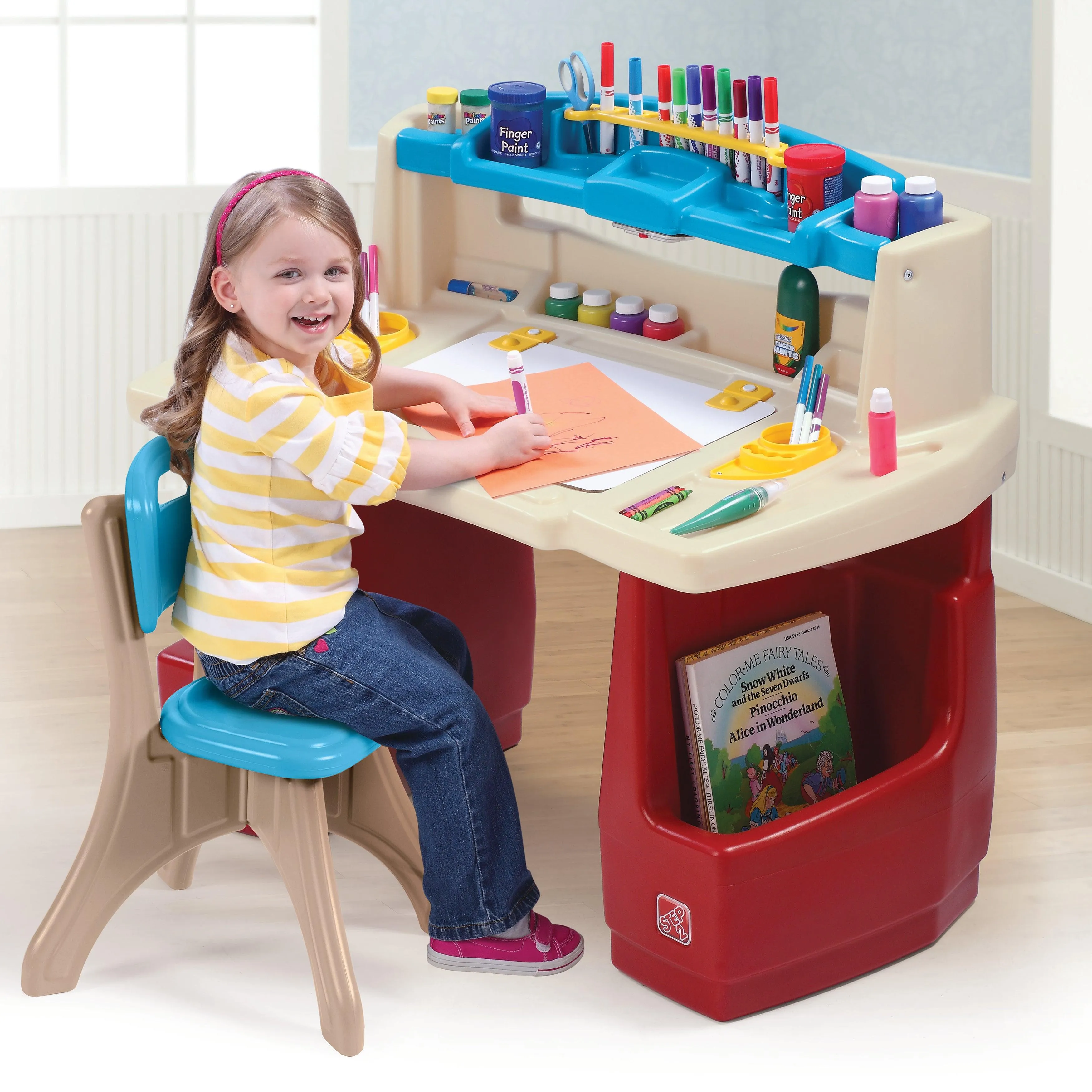 Step2 Deluxe Art Master Desk for Kids Ages 3 